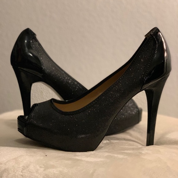 Peep toe Guess heels - Picture 2 of 3